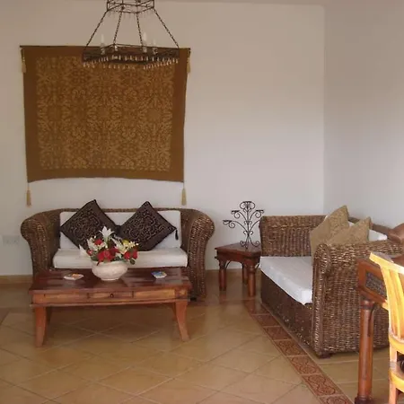 Villa Sleeps 4 Pool Wifi